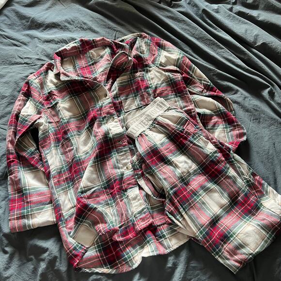 Hollister Plaid Flannel Pajama Set - Picture 1 of 10